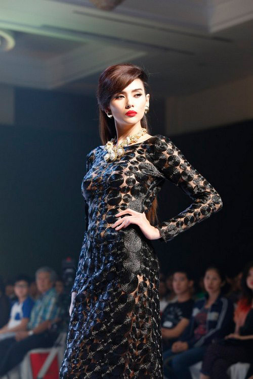 Võ Hoàng Yến,hoàng Yến 2013,Siêu mẫu Hoàng Yến
