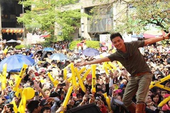 Khoảnh khắc sao Việt,Mỹ Tâm,Đàm Vĩnh Hưng,Hồ Ngọc Hà,Thanh Hằng