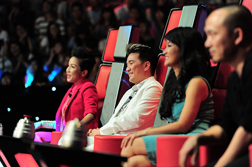 The Voice 2013,Giọng Hát Việt 2013,Diva Hồng Nhung,Mỹ Linh,Đàm Vĩnh Hưng 2013,Nhạc sĩ Quốc Trung,vòng Đối đầu The Voice