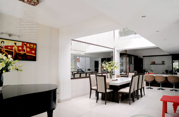 Nhà của sao,Biệt thự của sao,Quyền Linh
