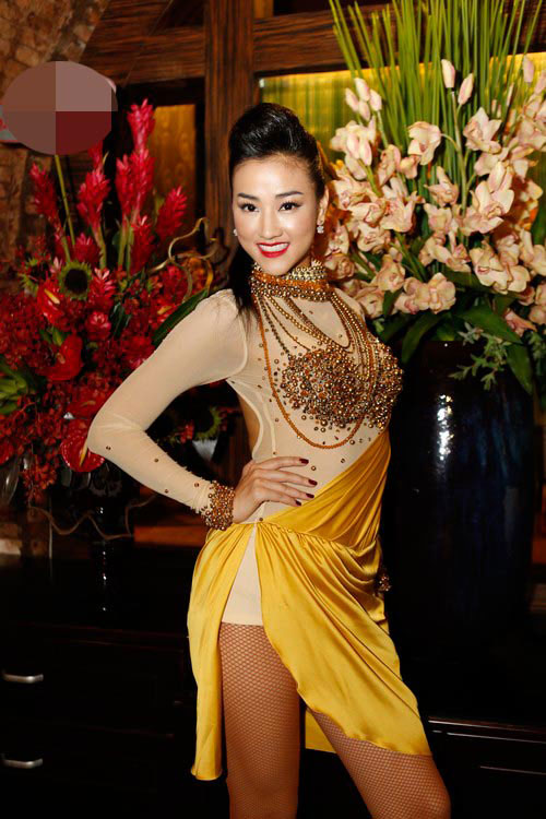 Thời trang sao việt,Mỹ nhân việt,Thời trang sao,Angela Phương Trinh,Bà Tưng,Sao mặc xấu