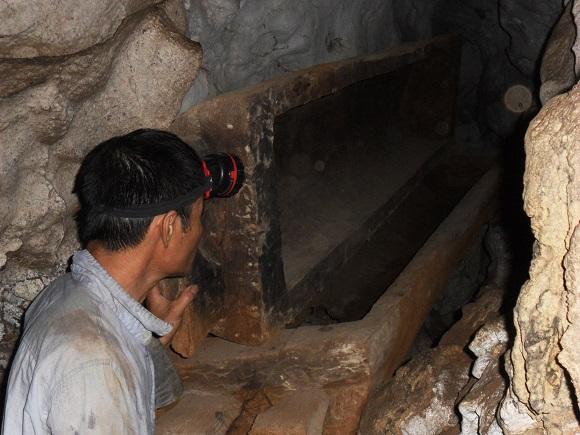 Hang ma,Hang động kỳ bí,Yểm bùa
