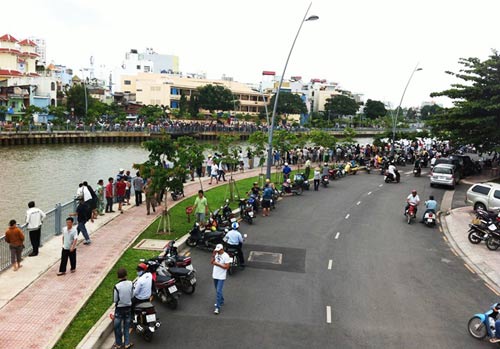 Xác chết nam giới,Thi thể nam giới,Thi thể trên kênh nhiêu lộc
