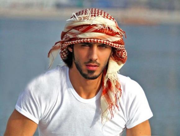 bị trục xuất vì quá đẹp trai,Omar Borkan Al Gala,Omar Borkan Al Gala sang việt nam
