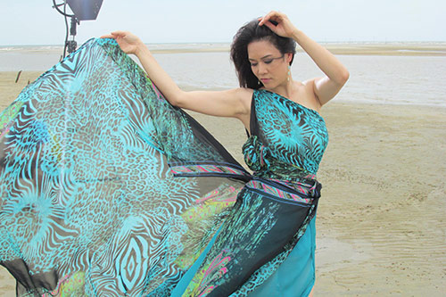 Thu Phương 2013,Ca sĩ Thu Phương,MV Biển nỗi nhớ và Em