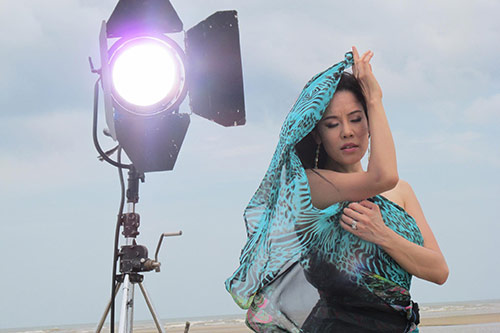 Thu Phương 2013,Ca sĩ Thu Phương,MV Biển nỗi nhớ và Em