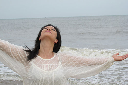 Thu Phương 2013,Ca sĩ Thu Phương,MV Biển nỗi nhớ và Em
