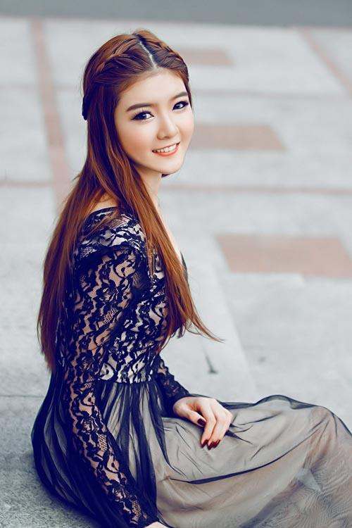 Nguyễn Thị Lượm,Lily Luta,Bạn gái Bùi Anh Tuấn,Thời trang sao