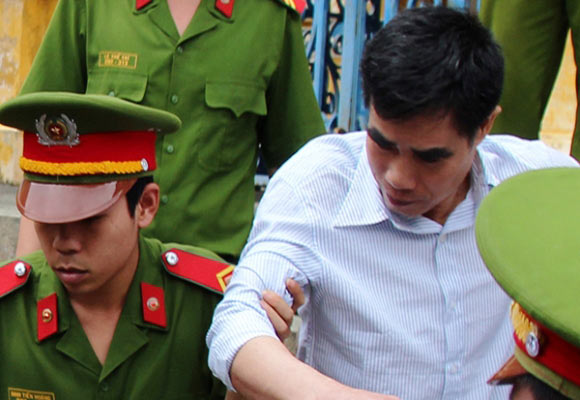 Yêu râu xanh,Vụ án hiếp dâm,Hiếp dâm trẻ em