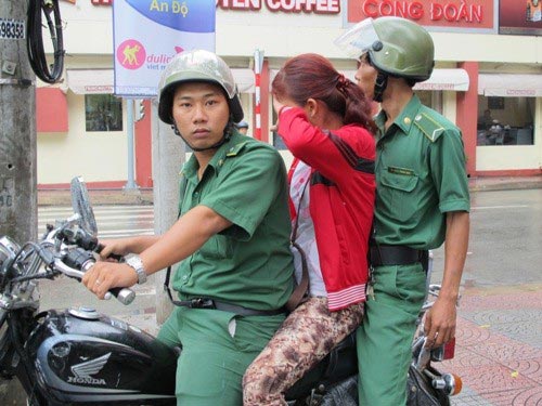 Ăn xin,Ăn xin thu nhập khủng,Trẻ em ăn xin,Đường dây ăn xin,Chăn dắt trẻ ăn xin