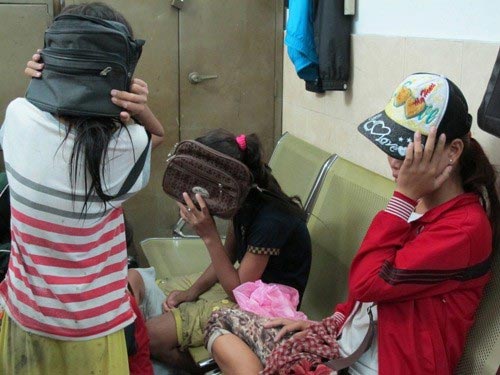 Ăn xin,Ăn xin thu nhập khủng,Trẻ em ăn xin,Đường dây ăn xin,Chăn dắt trẻ ăn xin