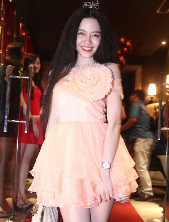 Thời trang sao việt,Mỹ nhân việt,Thời trang sao,Angela Phương Trinh,Hồ Ngọc Hà,Thanh Hằng