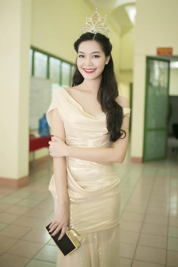 Thời trang sao việt,Mỹ nhân việt,Thời trang sao,Sao mặc xấu,Lỗi trang điểm