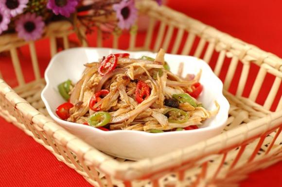 Món ăn ngon,Cá cơm kho cay,Giò heo kho xả ớt,Salad gà cay,Mực xào cay