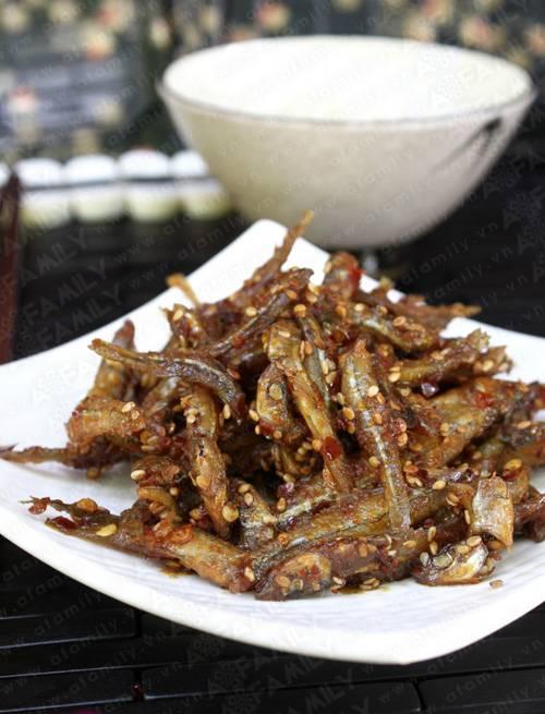 Món ăn ngon,Cá cơm kho cay,Giò heo kho xả ớt,Salad gà cay,Mực xào cay