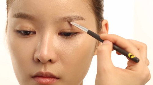 Bí quyết làm đẹp,Phụ nữ hiện đại,Mắt một mí
