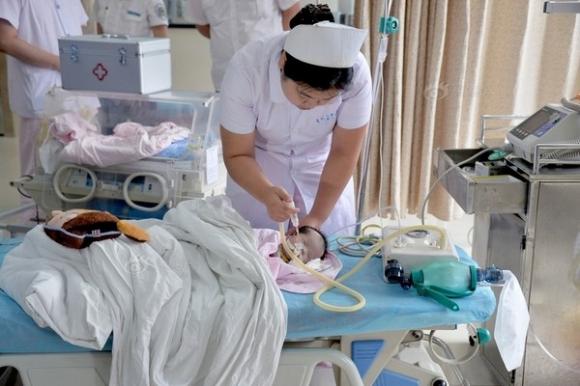 Mâu thuẫn gia đình,Mâu thuẫn vợ chồng,mẹ giết con,Mẹ ném con xuống ao