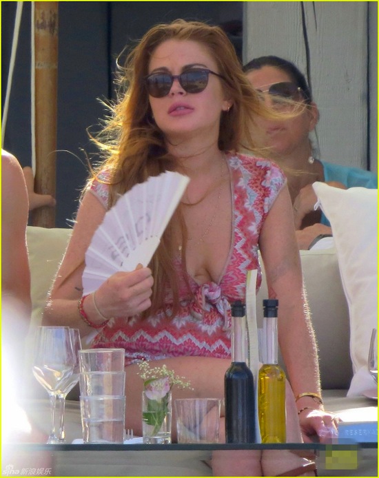 Lindsay Lohan, Lindsay Lohan ngực mướp, Lindsay Lohan bụng to, Lindsay Lohan sao xấu