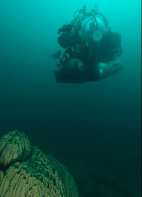 Hồ nước nóng, Hồ nước tự nhiên, Hồ nước kỳ lạ, Hồ nước màu hồng