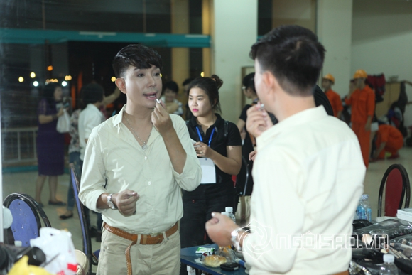 Sao việt,sao viet,ca sỹ long nhật,bà tám showbiz long nhật,long nhật và bạn trai việt kiều