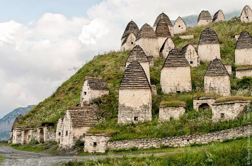 Thành phố chết, Nghĩa địa cổ, Thung lũng Fiagdon River