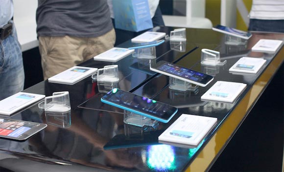 HTC E8, Lumia 530, Xperia C3, Galaxy V, Điện thoại thông minh