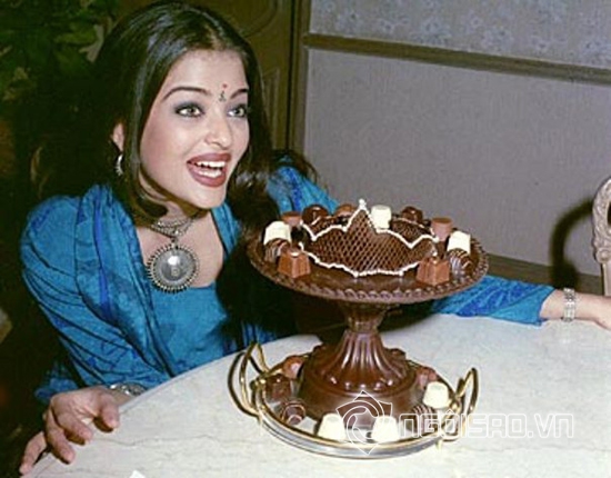 ,Hoa hậu Aishwarya Rai,Aishwarya Rai phì sau sinh,Aishwarya Rai Bachchan,Aishwarya Rai 2013,Aishwarya Rai