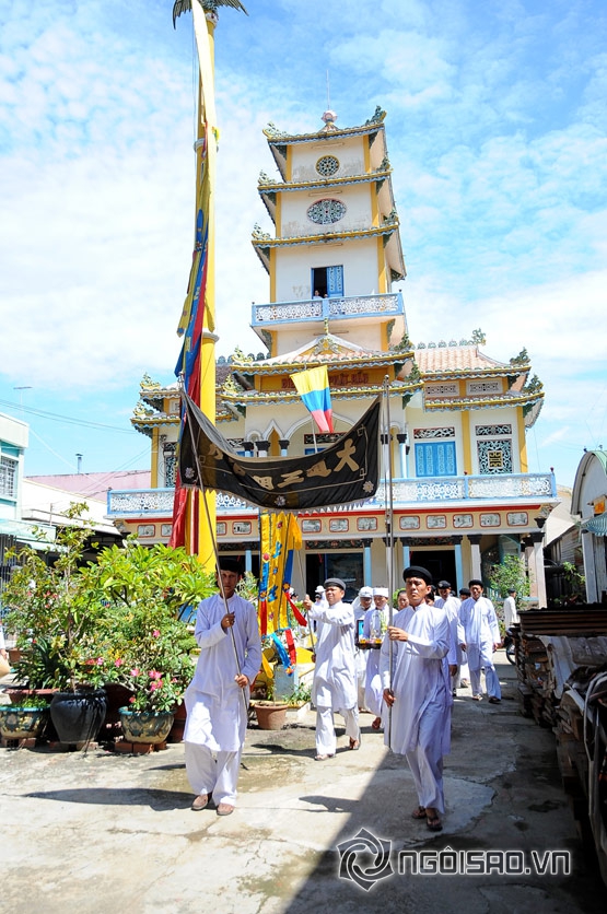 xe du lịch Nha Trang-Đà Lạt, tài xế, Phạm Văn Long, Đâm xe vách núi