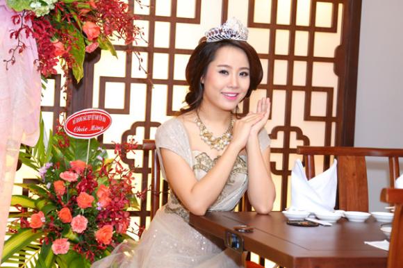 sao Việt, Nữ hoàng sắc đẹp Việt Nam, Trần Thị Yến Hoa, Yến Hoa rạng ngời đón sinh nhật, Ninh Hoàng Ngân, Cao Thùy Linh