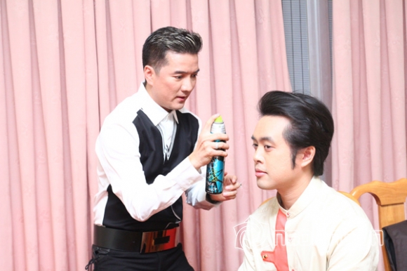 sao Việt, Hồ Ngọc Hà, bà mẹ một con, Hồ Ngọc Hà khoe vòng một, Hồ Ngọc Hà váy đỏ, The X-Factor, vòng Đối đầu, Đàm Vĩnh Hưng, Dương Khắc Linh, Hồ Quỳnh Hương