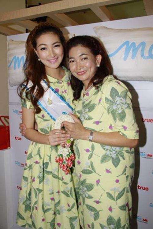 Sao thái, Sao thái và mẹ, Sao thái hạnh phúc bên mẹ, Sao thái 2014