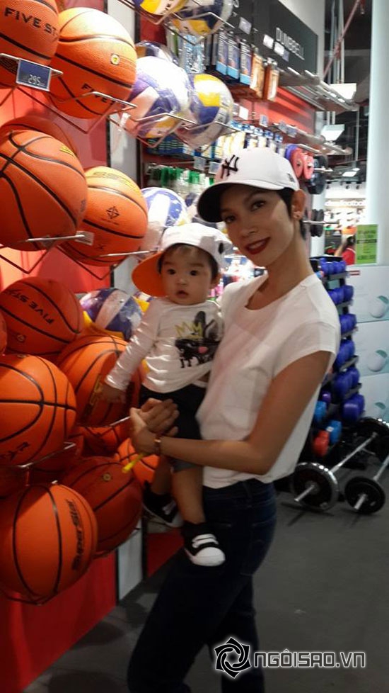 Xuân Lan,bé Thỏ,con gái Xuân Lan,bé Thỏ bị kiến đốt phỏng da,mẹ con siêu mẫu Xuân Lan đón sinh nhật