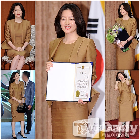 Nàng Dae Jang Geum,Lee Young Ae,Lee Young Ae đẹp thanh lịch,váy bó liền thân