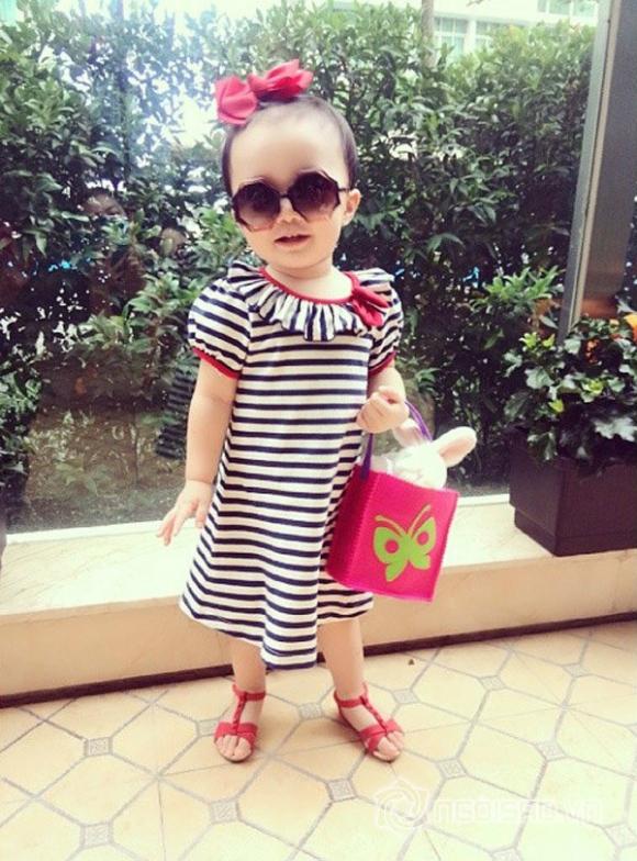 con gái Linh Nga, con gái Linh Nga tạo dáng chuyên nghiệp, con gái LInh Nga, bé Luna con gái LInh Nga 