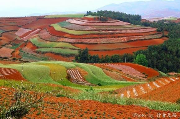 Miền đất đỏ,chiêm ngưỡng vẻ đẹp của những miền đất đỏ ở Trung Quốc