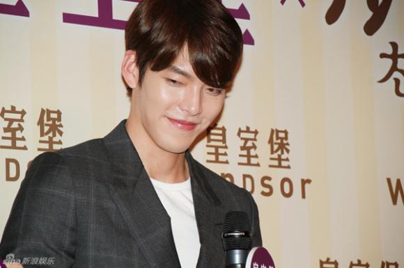 ,Kim Woo Bin tạp chí W Korea,Kim Woo Bin ôm từng fan nữ trên sân khấu,Kim Woo Bin ở Trung Quốc,Kim Woo Bin ở Thái Lan,Kim Woo Bin làm nông dân,Kim Woo Bin làm tắc nghẽn sân bay