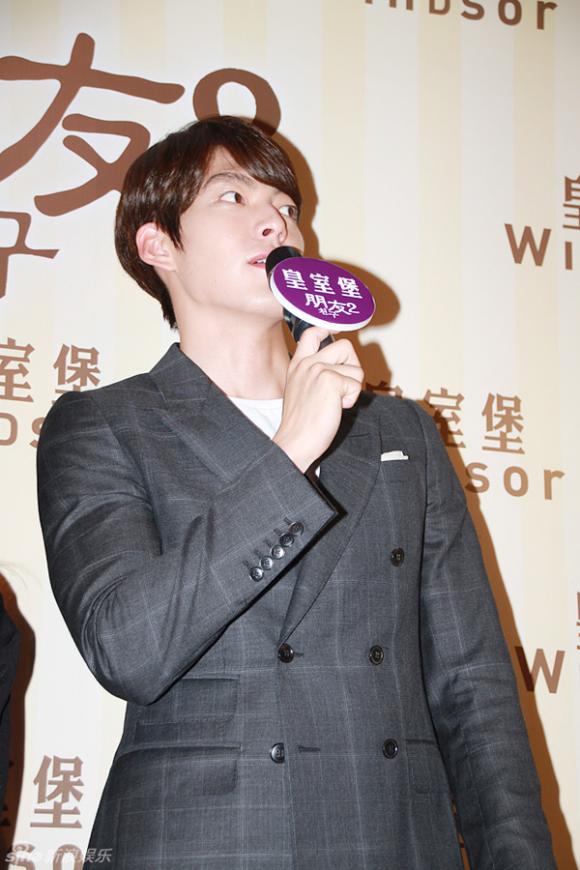 ,Kim Woo Bin tạp chí W Korea,Kim Woo Bin ôm từng fan nữ trên sân khấu,Kim Woo Bin ở Trung Quốc,Kim Woo Bin ở Thái Lan,Kim Woo Bin làm nông dân,Kim Woo Bin làm tắc nghẽn sân bay