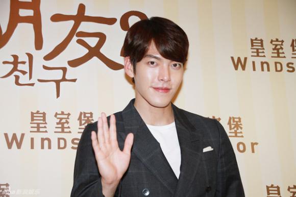 ,Kim Woo Bin tạp chí W Korea,Kim Woo Bin ôm từng fan nữ trên sân khấu,Kim Woo Bin ở Trung Quốc,Kim Woo Bin ở Thái Lan,Kim Woo Bin làm nông dân,Kim Woo Bin làm tắc nghẽn sân bay