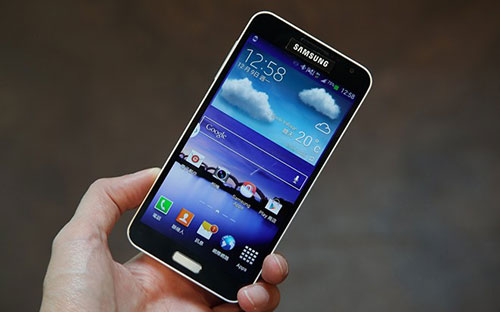 Smartphone,5 mẫu smartphone xách tay giá tốt gây sốt ở Việt Nam