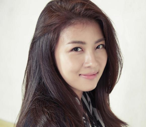 ,thời trang sân bay của Ha Ji Won,thời trang của Ha Ji Won,nữ diễn viên ha ji won,ngắm Ha Ji Won,Ha Ji Won đẹp,Ha Ji Won trẻ trung,ha ji won mặt mộc