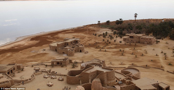Khách sạn sa mạc Ai Cập, Lâu đài cát