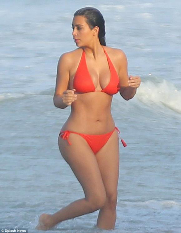 Kim Kardashian, Kim siêu vòng ba, sao khoe dáng chuẩn, sao mặc bikini đẹp
