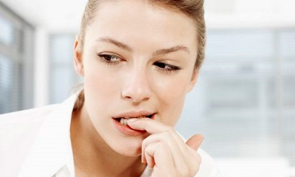 tác hại cắn móng tay, lý do nên dừng việc cắn móng tay, hậu quả cắn móng
