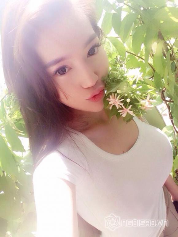 ,đường cong của Elly Trần,vòng một Elly Trần,mánh khoe ngực của Elly Trần,Hot girl Elly Trần,hotgirl Elly Trần