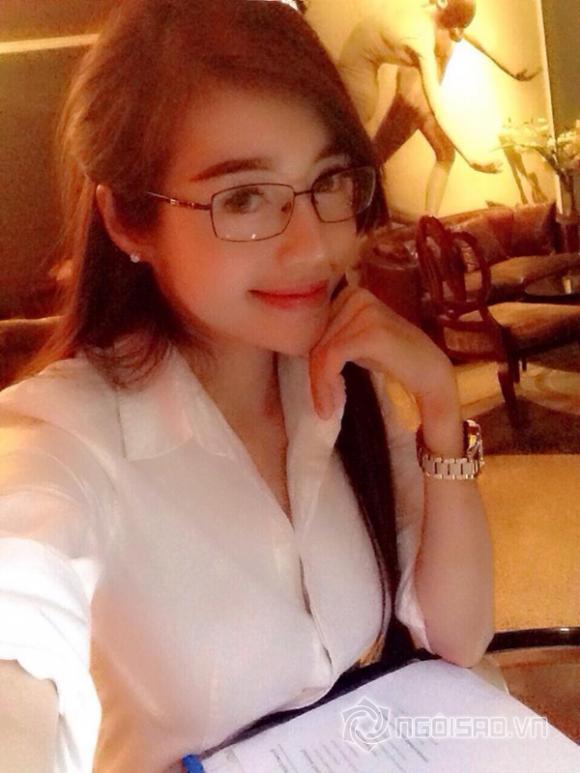 ,đường cong của Elly Trần,vòng một Elly Trần,mánh khoe ngực của Elly Trần,Hot girl Elly Trần,hotgirl Elly Trần