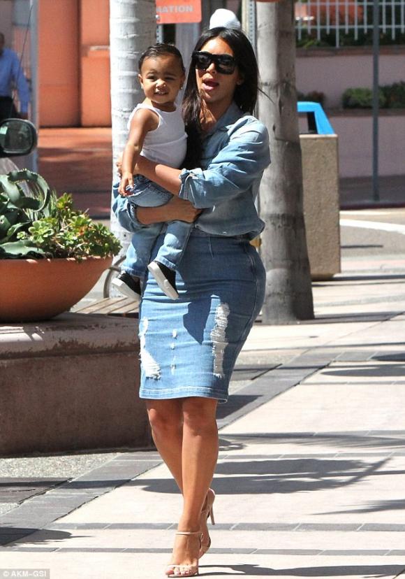 Kim Kardashian, Kim siêu vòng ba, North West, Nori