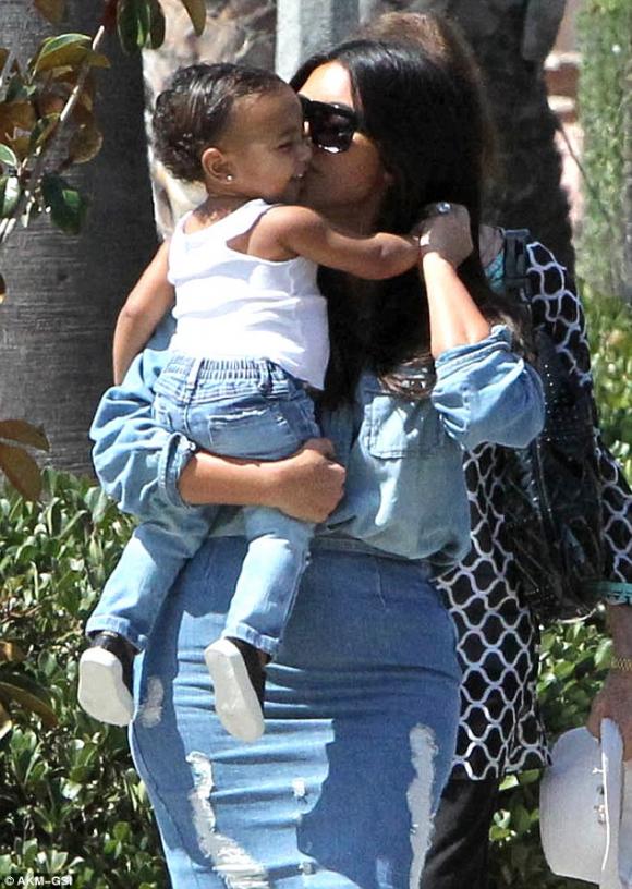 Kim Kardashian, Kim siêu vòng ba, North West, Nori