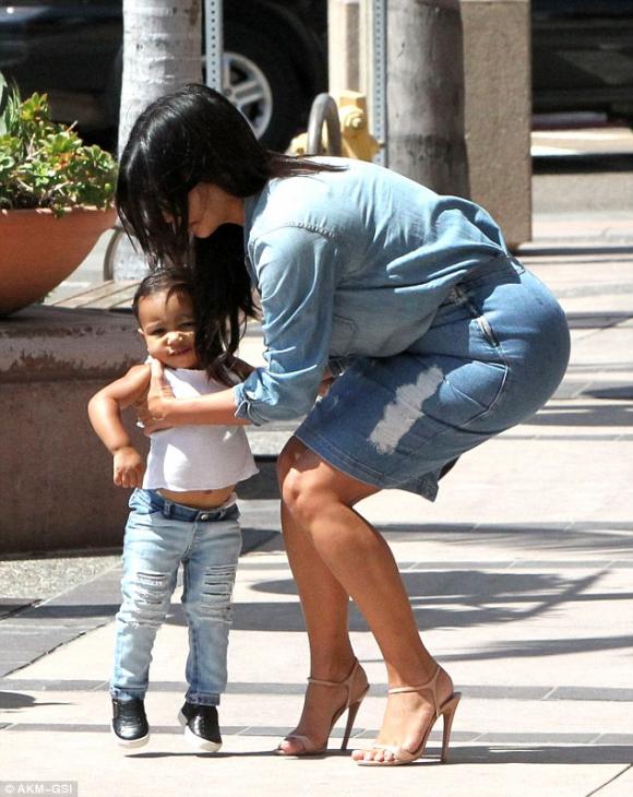 Kim Kardashian, Kim siêu vòng ba, North West, Nori