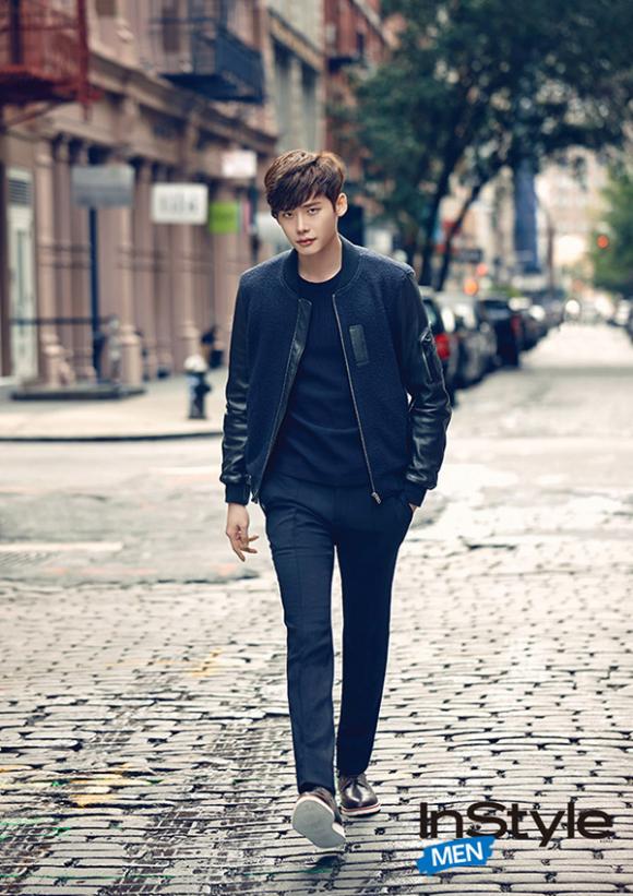 ,Rừng fan phát cuồng đứng đợi cả ngày để gặp Lee Jong Suk,Lee Jong Suk đấu giá khuyên tai,Khuyên tai của Lee Jong Suk đấu được giá khủng,Khuyên tai của Lee Jong Suk,Lee Jong Suk