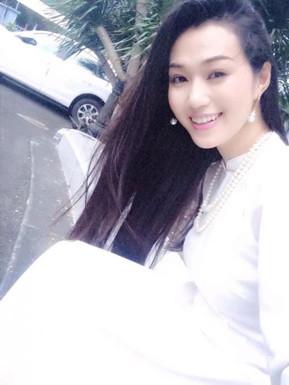khánh my diện áo dà,khánh my nền nã áo dài,sao việt diện áo dài,sao việt